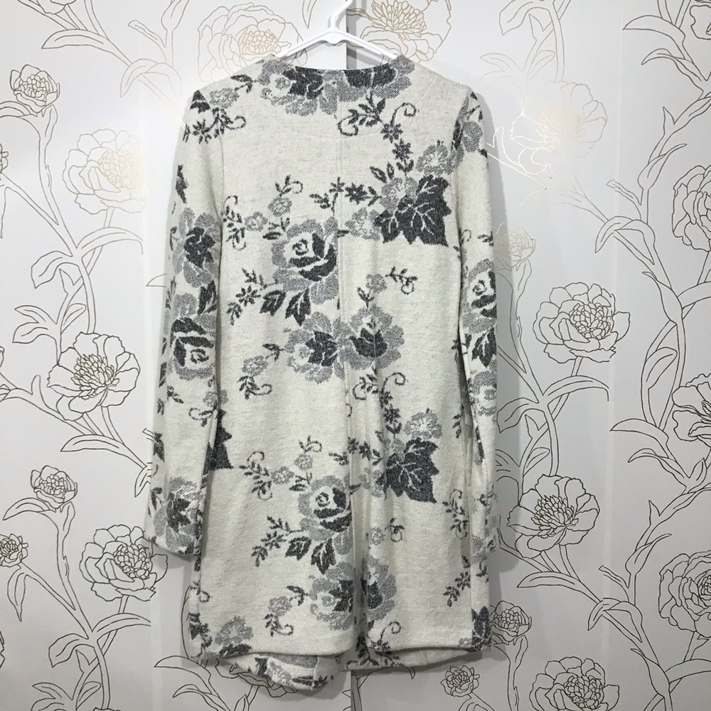 Lucy & Laurel Whit Gray Leaf Print Wool Jacket - image 6